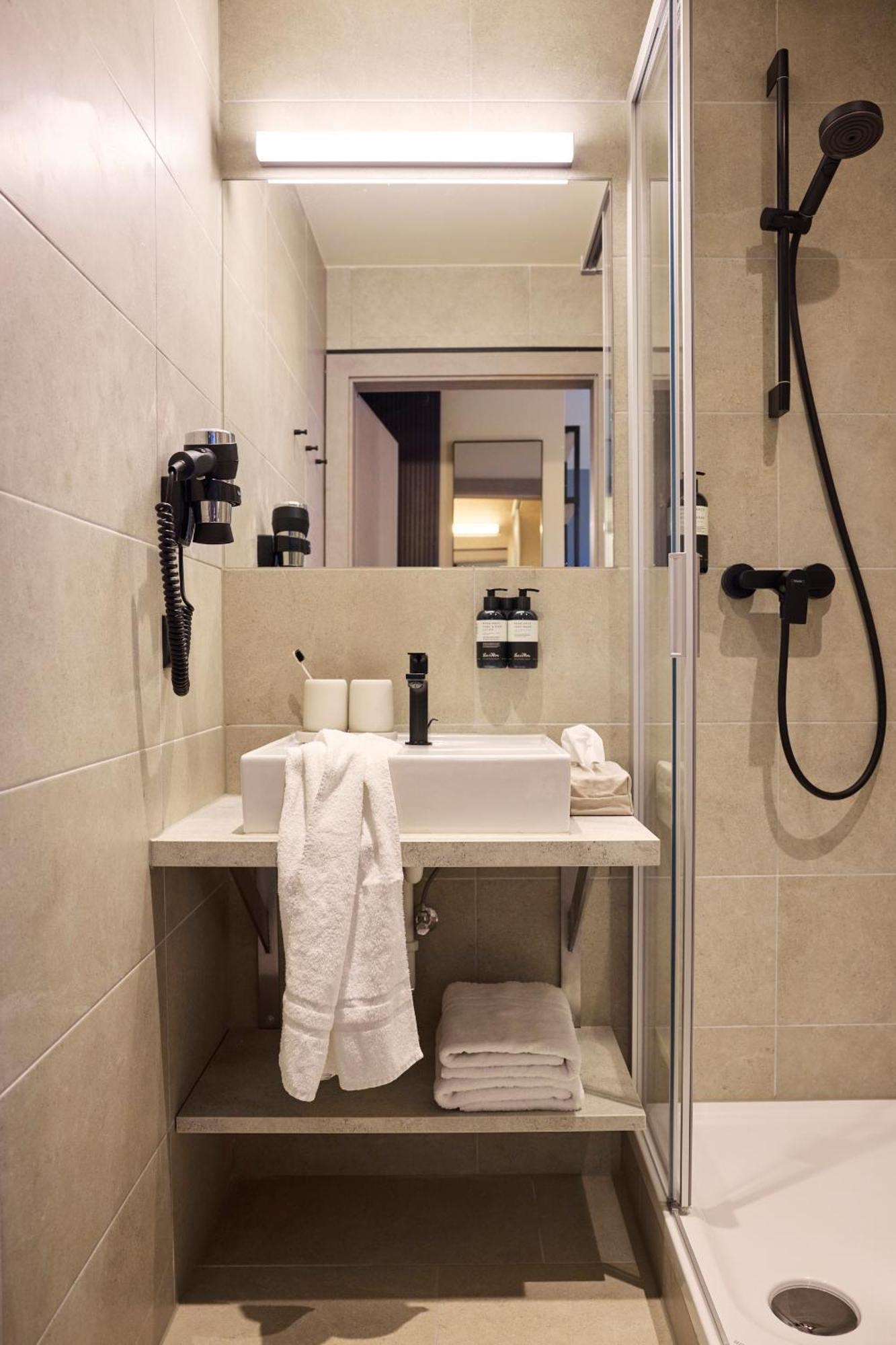 Hotel Und - Smart Alpine Stay ชลัดมิง ภายนอก รูปภาพ