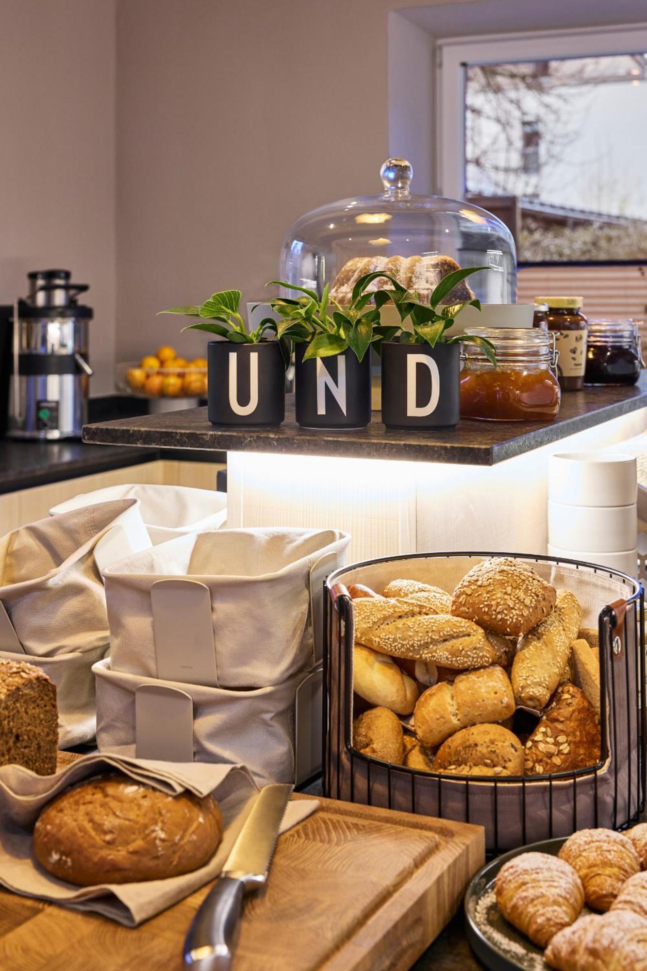 Hotel Und - Smart Alpine Stay ชลัดมิง ภายนอก รูปภาพ