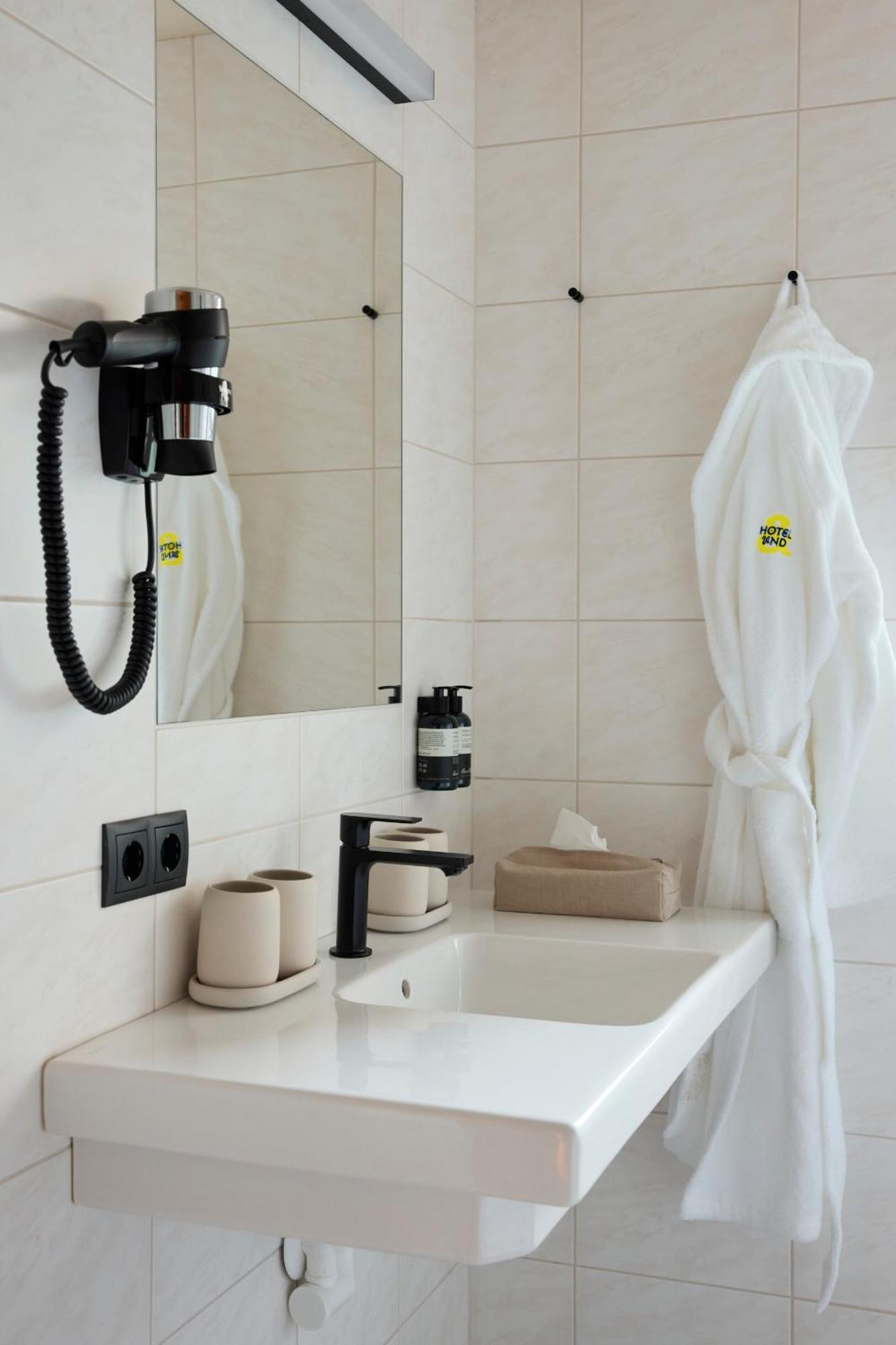 Hotel Und - Smart Alpine Stay ชลัดมิง ภายนอก รูปภาพ